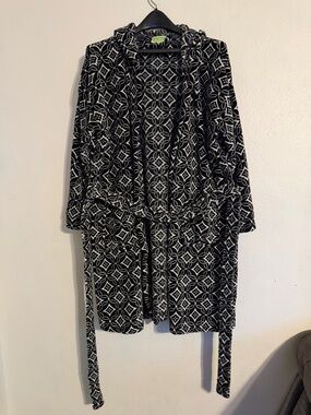 Vera Bradley Concerto Black White Geometric Mandala Hooded Fleece Robe size S